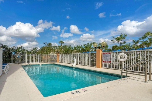 Comfort Inn Kissimmee image 46